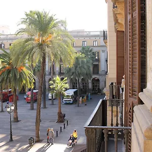 pension-villanueva.catalonia-hotels.com/